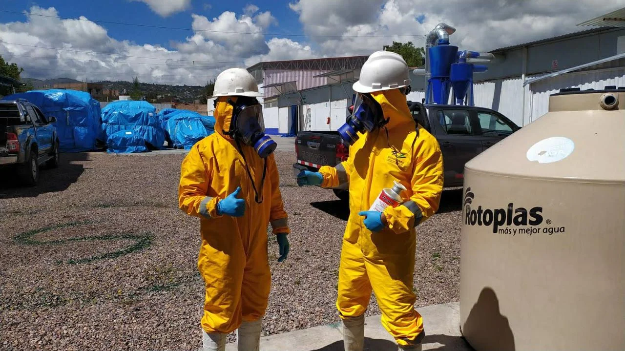Equipo profesional de Biohazard EIRL, empresa de fumigación en Arequipa